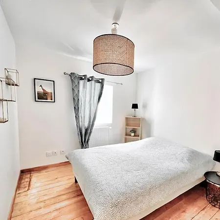 Maison Avec Terrasse Cosy, 2 Chambres, Wifi, Parking