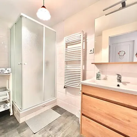Maison Avec Terrasse Cosy, 2 Chambres, Wifi, Parking Villa *